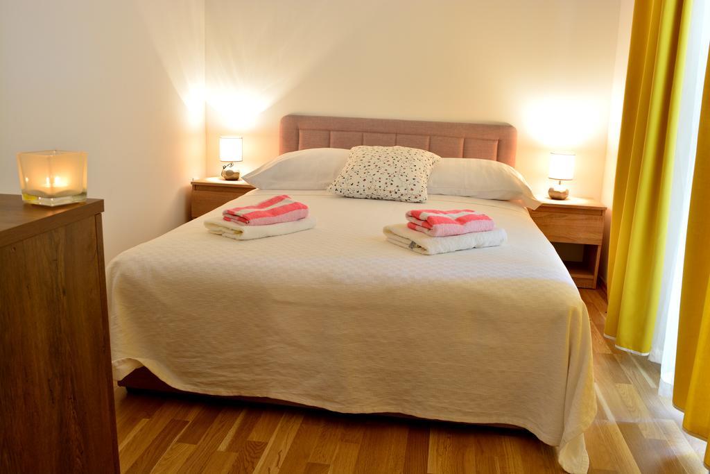 Apartments M&B Подстрана Экстерьер фото