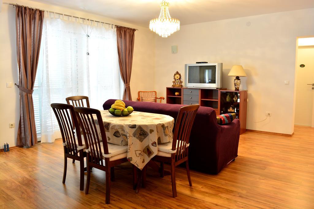Apartments M&B Подстрана Экстерьер фото